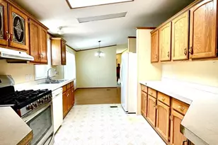 232 E Rolling Hills Dr, Pueblo, CO 81007 - Photo 14