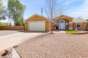 18 Swift Arrow Ct, Pueblo, CO 81001 - Photo 2