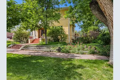 321 W 18th St, Pueblo, CO 81003 - Photo 2