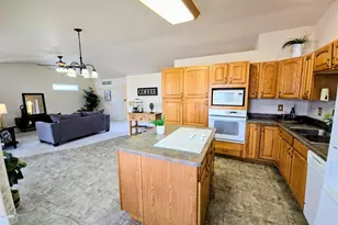2149 Teal Ct, Pueblo, CO 81008 - Photo 12
