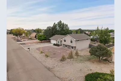 232 W Fairknoll Dr, Pueblo West, CO 81007 - Photo 34