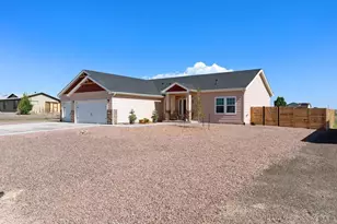 981 E Blackstone Dr, Pueblo, CO 81007 - Photo 10