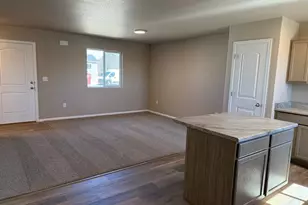 5204 Gannet Ln, Pueblo, CO 81008 - Photo 8
