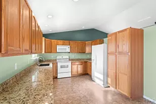 1501 N Gentry Ln, Pueblo West, CO 81007 - Photo 4