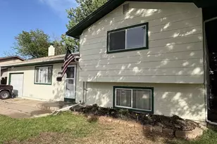 122 Deauville Ln, Pueblo, CO 81005 - Photo 2