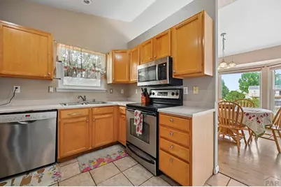979 S Alexis Lane, Pueblo, CO 81007 - Photo 4
