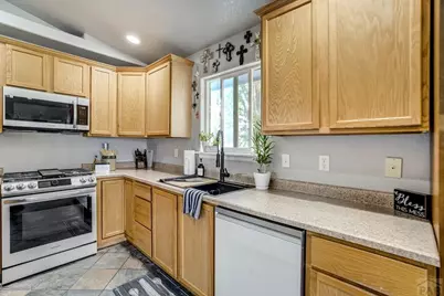 4880 Warbler Court, Pueblo, CO 81008 - Photo 12