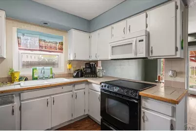 73 E Abarr Dr, Pueblo West, CO 81007 - Photo 10