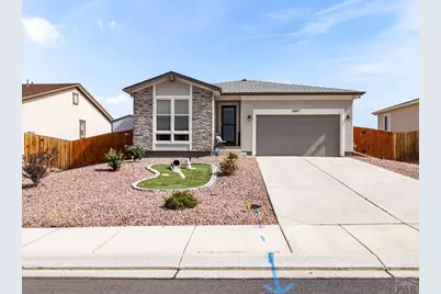 2207 Sunrise Ln, Pueblo, CO 81008 - Photo 2