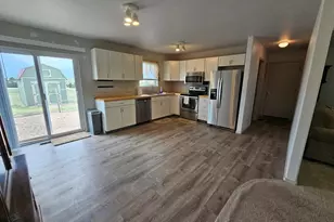 8302 Surrey Ridge Ct, Lamar, CO 81052 - Photo 4
