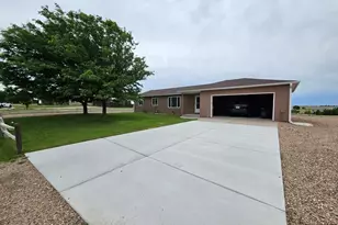 8302 Surrey Ridge Ct, Lamar, CO 81052 - Photo 10