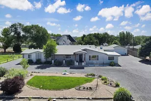 1038 Meadow Ln, Pueblo, CO 81006 - Photo 4