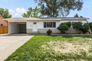 1707 Englewood Dr, Pueblo, CO 81005 - Photo 1