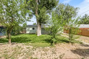1707 Englewood Dr, Pueblo, CO 81005 - Photo 20