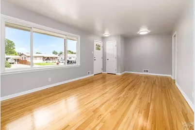 1707 Englewood Dr, Pueblo, CO 81005 - Photo 4
