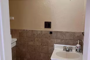 402 Lincoln Ave, La Junta, CO 81050 - Photo 8
