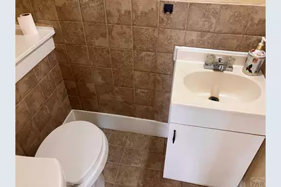 402 Lincoln Ave, La Junta, CO 81050 - Photo 8