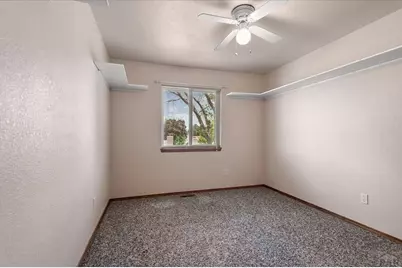 1702 Kingsroyal Blvd, Pueblo, CO 81005 - Photo 22
