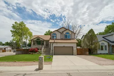 1702 Kingsroyal Blvd, Pueblo, CO 81005 - Photo 1