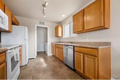 3222 W 18th St, Pueblo, CO 81003 - Photo 8