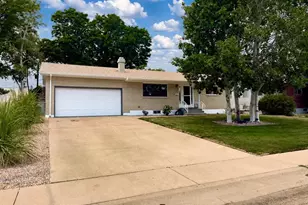 29 Fordham Cir, Pueblo, CO 81005 - Photo 2