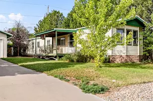 906 Aspen Cir, Pueblo, CO 81006 - Photo 2
