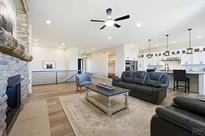 1237 N Challenger Pl, Pueblo, CO 81007 - Photo 8