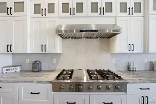 1237 N Challenger Pl, Pueblo, CO 81007 - Photo 12