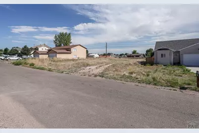 242 W Elbow Dr, Pueblo West, CO 81007 - Photo 4