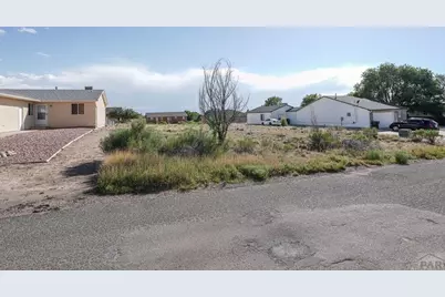 258 W Acorn Dr, Pueblo West, CO 81007 - Photo 2