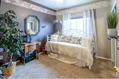 1001 Cherrycrest Dr, Pueblo, CO 81005 - Photo 16