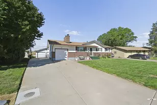 61 Radcliff Ln, Pueblo, CO 81005 - Photo 2