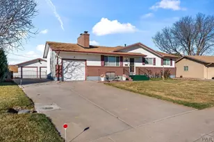 61 Radcliff Ln, Pueblo, CO 81005 - Photo 2