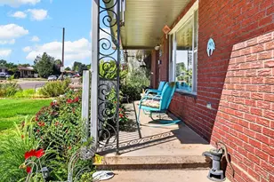 15 Stanford Ave, Pueblo, CO 81005 - Photo 2