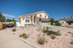 15 White Dove Ct, Pueblo, CO 81001 - Photo 2