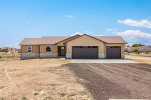 2094 W Woodstock Pl, Pueblo West, CO 81007 - Photo 2