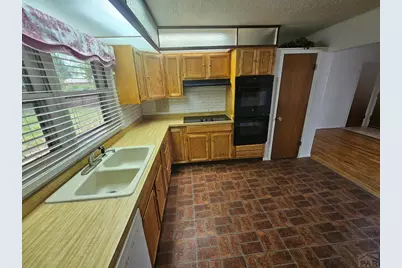 1108 Mass St, Pueblo, CO 81001 - Photo 4
