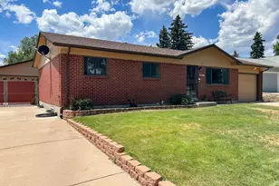 807 Dunston St, Colorado Springs, CO 80907 - Photo 2