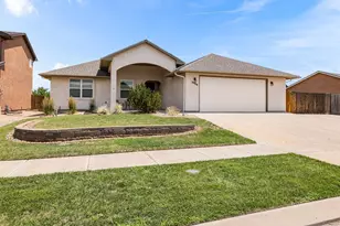3324 Lions Pride Ln, Pueblo, CO 81005 - Photo 2