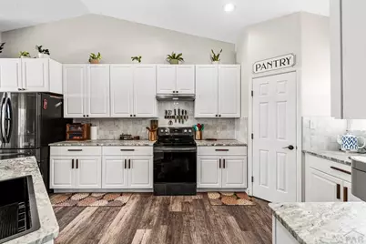 1165 W Meadowmoor Dr, Pueblo, CO 81007 - Photo 6