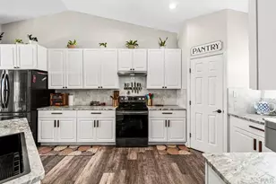 1165 W Meadowmoor Dr, Pueblo, CO 81007 - Photo 6