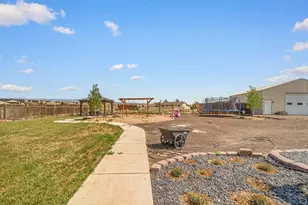1165 W Meadowmoor Dr, Pueblo, CO 81007 - Photo 38