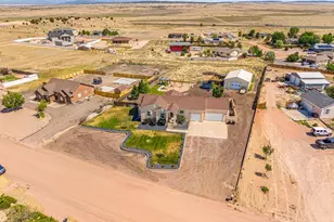 1165 W Meadowmoor Dr, Pueblo, CO 81007 - Photo 2
