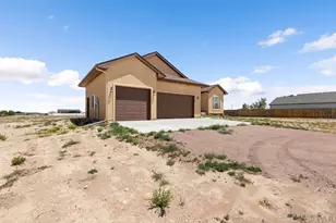 422 S Gilia Dr, Pueblo, CO 81007 - Photo 8