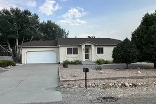 570 S Bellflower Dr, Pueblo West, CO 81007 - Photo 2