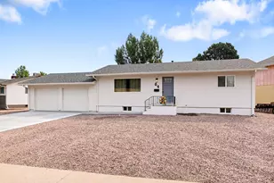 64 Radcliff Ln, Pueblo, CO 81005 - Photo 2