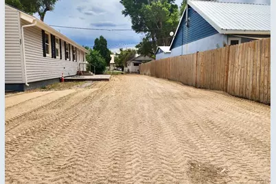 207 12th St, Fowler, CO 81039 - Photo 2