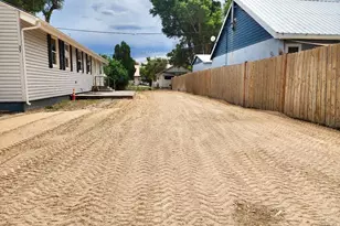207 12th St, Fowler, CO 81039 - Photo 2