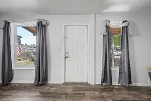 608 E 10th St, Pueblo, CO 81001 - Photo 4