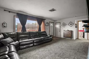 2581 Camellia St, Pueblo, CO 81005 - Photo 6